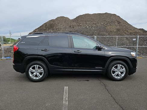Used 2021 GMC Terrain SLE w/ Driver Convenience Package FWD image 7
