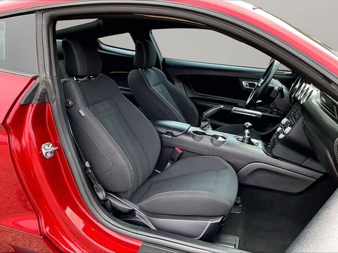 Used 2019 Ford Mustang EcoBoost image 6