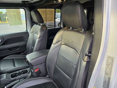 Used 2023 Jeep Wrangler Unlimited Sahara w/ Cold Weather Group image 15