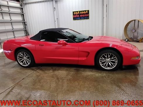Used 2000 Chevrolet Corvette Convertible w/ Performance Handling Pkg image 2