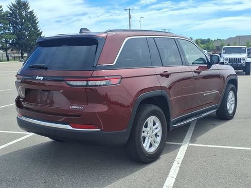 Used 2024 Jeep Grand Cherokee Laredo w/ Luxury Tech Group I AWD/4WD image 3