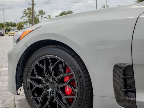 Used 2018 Kia Stinger GT1 AWD/4WD image 10