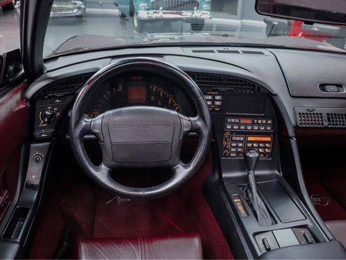 Used 1993 Chevrolet Corvette Convertible RWD image 8