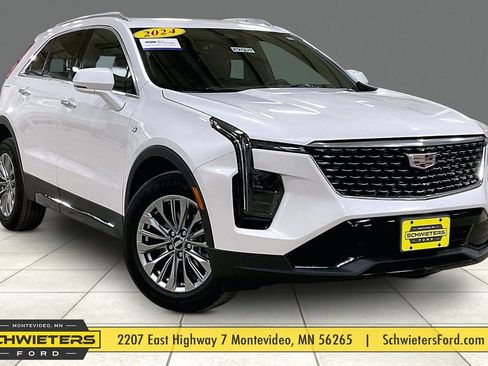 Used 2024 Cadillac XT4 Premium Luxury image 1