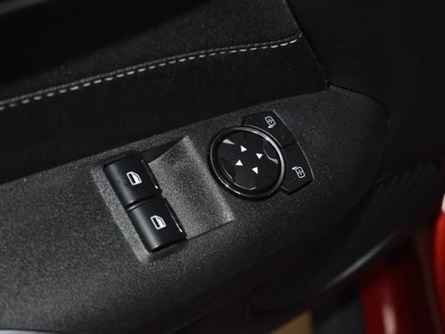 Used 2017 Ford Mustang Coupe image 5