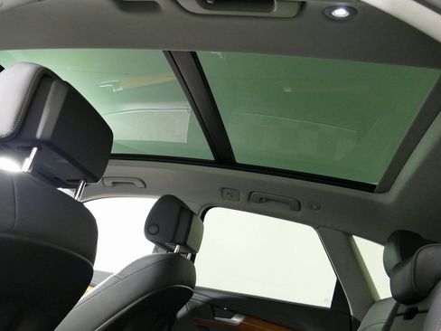 Used 2022 Audi Q5 2.0T Premium w/ Convenience Package image 24