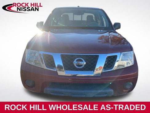 Used 2015 Nissan Frontier SV image 2