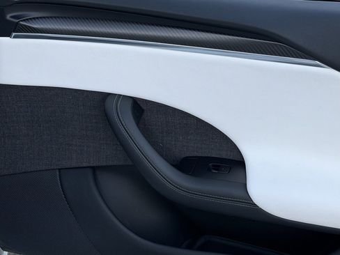 Used 2021 Tesla Model S Plaid image 33