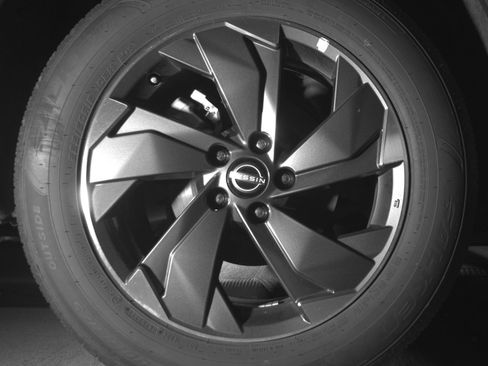 Used 2025 Nissan Rogue SV image 15