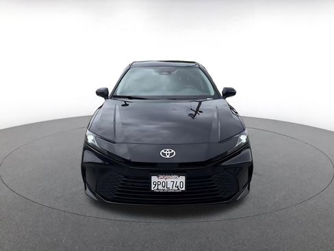 Used 2025 Toyota Camry LE image 4