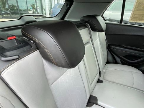 Used 2020 Chevrolet Trax LT w/ LT Convenience Package image 25