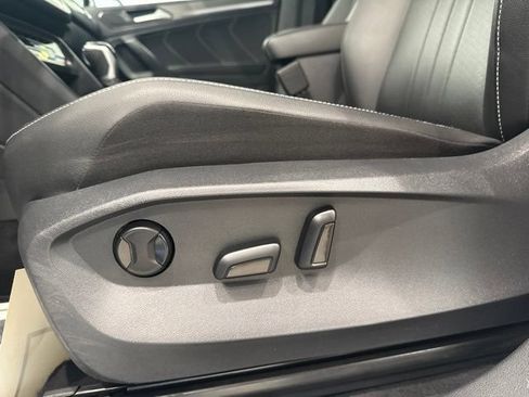 Certified 2023 Volkswagen Tiguan SE AWD/4WD image 12