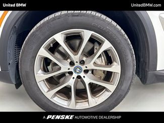 Used 2025 BMW X5 xDrive50e video 2