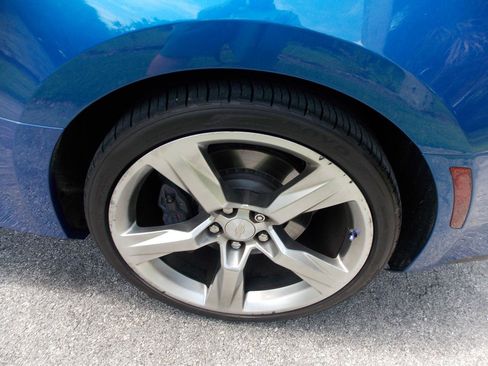 Used 2018 Chevrolet Camaro SS RWD image 28