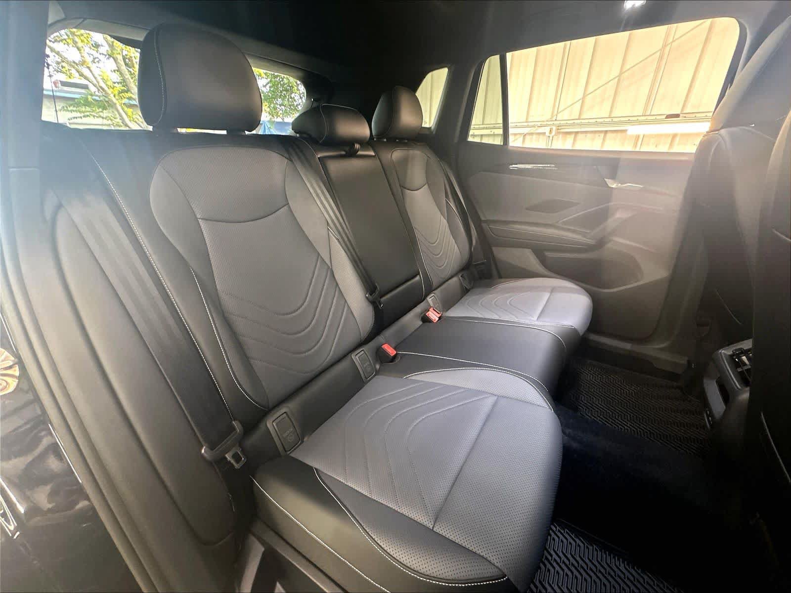 New 2026 Volkswagen Tiguan SE R-Line AWD/4WD image 9