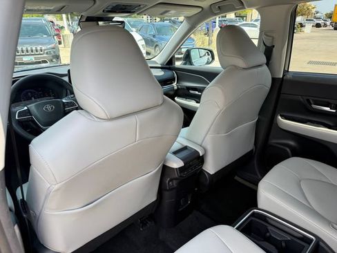Used 2026 Toyota Grand Highlander AWD image 31