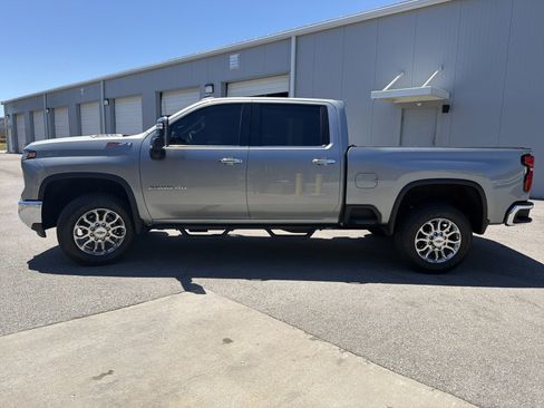 Used 2025 Chevrolet Silverado 2500 LTZ w/ LTZ Premium Package AWD/4WD image 9