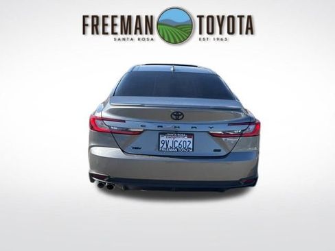 Used 2025 Toyota Camry SE w/ Convenience Package FWD image 5