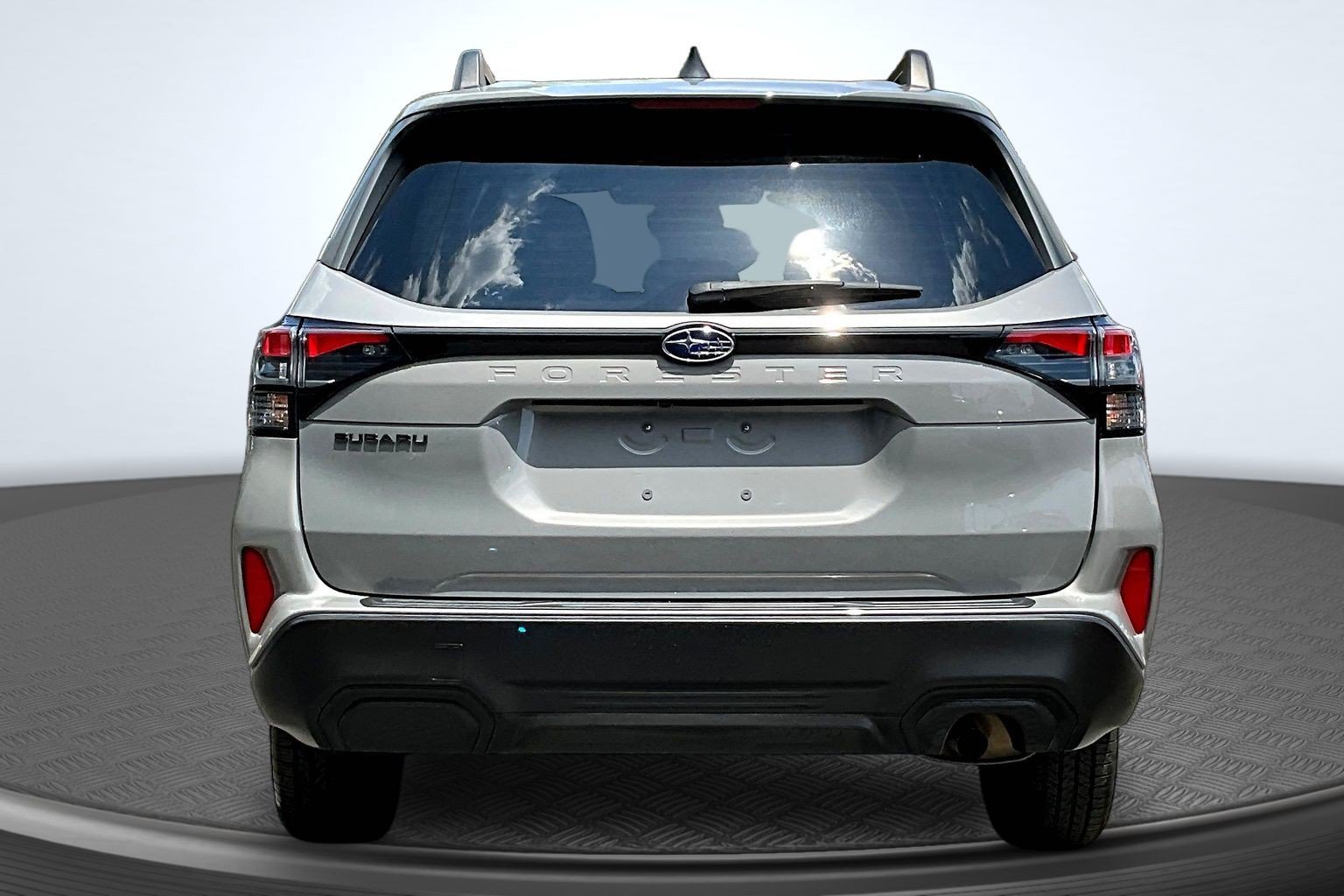 Used 2025 Subaru Forester Premium AWD/4WD image 5