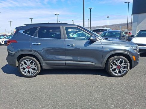 Certified 2023 Kia Seltos SX w/ SX Sunroof Package image 7