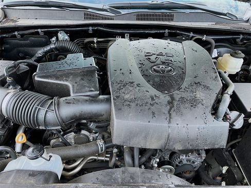 Used 2021 Toyota Tacoma TRD Sport image 27