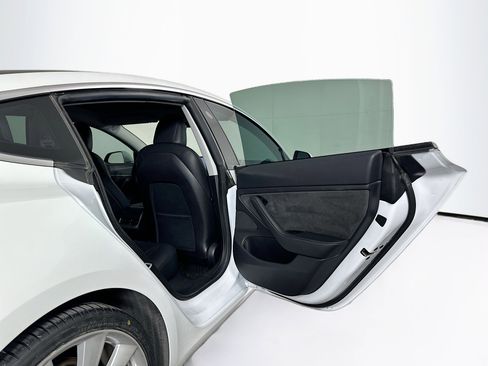 Used 2019 Tesla Model 3 Long Range image 28