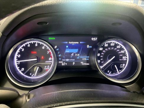 Used 2019 Toyota Camry XLE FWD image 25