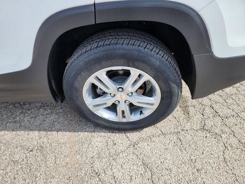 Used 2024 GMC Terrain SLE image 22