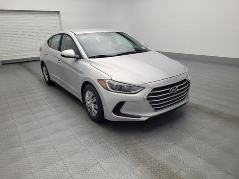 Used 2017 Hyundai Elantra SE image 13