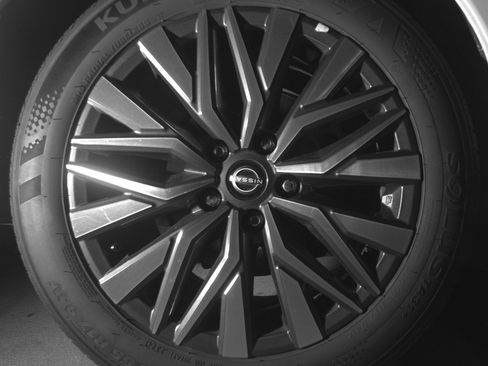 Used 2025 Nissan Altima 2.5 SV image 15