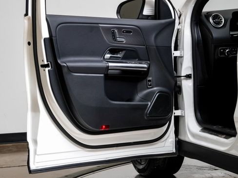 Used 2023 Mercedes-Benz GLA 250 w/ Premium Package image 41