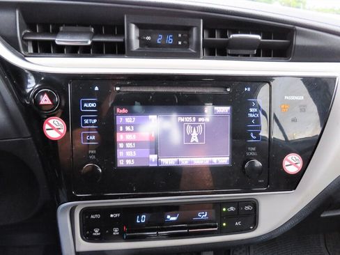 Used 2017 Toyota Corolla LE FWD image 13