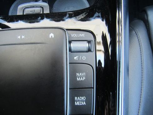 Used 2022 Mercedes-Benz GLA 250 4MATIC w/ Premium Package Lite image 53