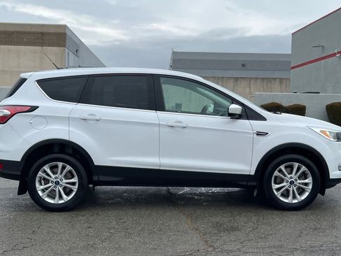 Used 2017 Ford Escape SE AWD/4WD image 6