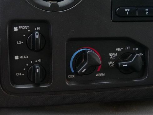 Used 2010 Ford E-250 and Econoline 250 Extended RWD image 20