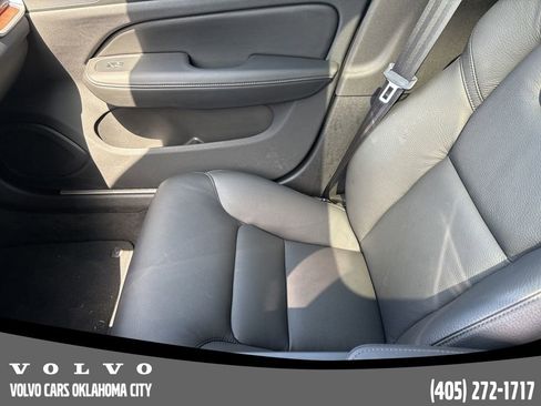 Used 2025 Volvo V60 B5 Cross Country Plus image 10