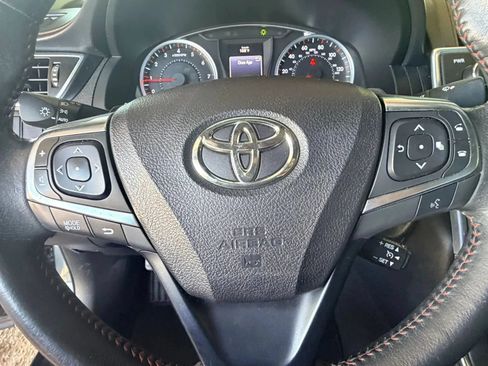 Used 2015 Toyota Camry XSE FWD image 18