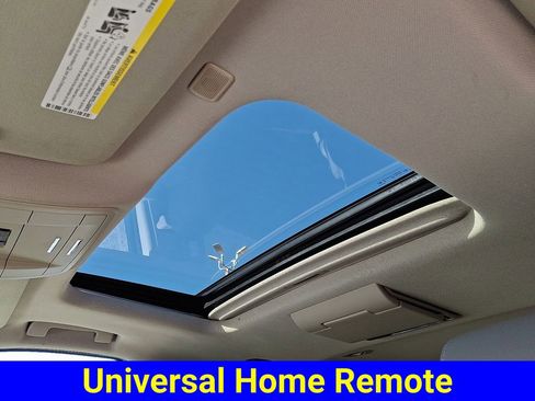 Used 2018 Chevrolet Suburban Premier image 17