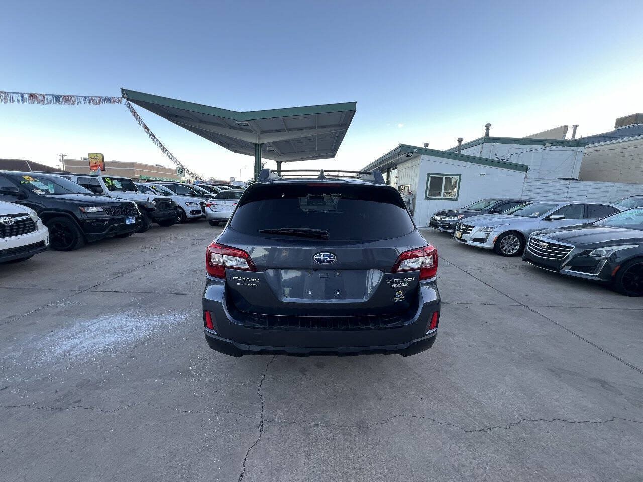 Used 2017 Subaru Outback 2.5i Premium AWD/4WD image 4