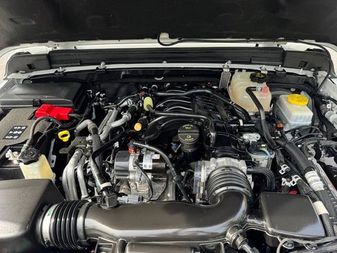 Used 2022 Jeep Wrangler Rubicon w/ Cold Weather Group image 9