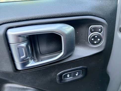 Used 2023 Jeep Wrangler Sport AWD/4WD image 7