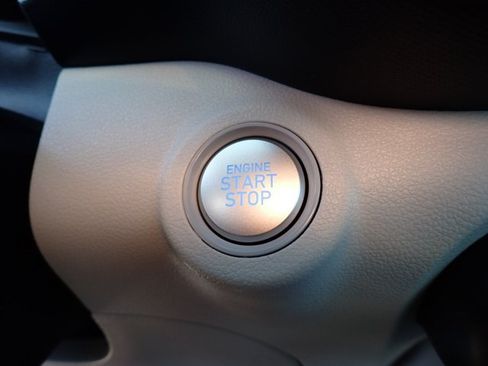 Used 2026 Hyundai Venue SEL FWD image 21
