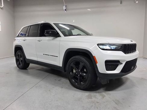 Used 2023 Jeep Grand Cherokee Altitude AWD/4WD image 1
