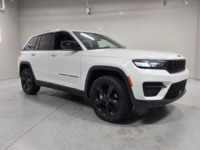 Used 2023 Jeep Grand Cherokee Altitude