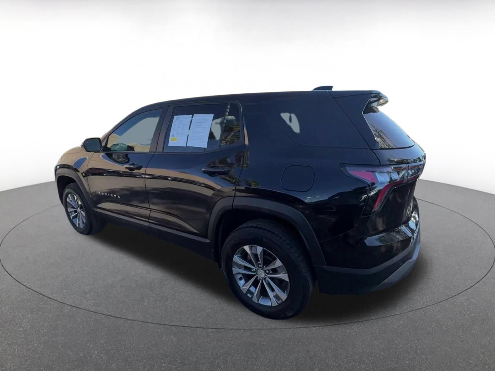Used 2025 Chevrolet Equinox LT AWD/4WD image 9