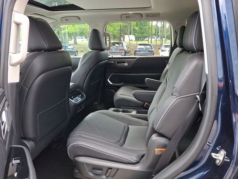 New 2025 INFINITI QX80 Luxe image 7