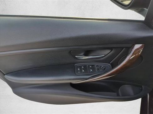 Used 2015 BMW 328i xDrive Sedan AWD/4WD image 9