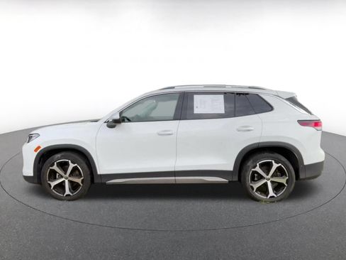 Used 2026 Volkswagen Tiguan SE FWD image 9