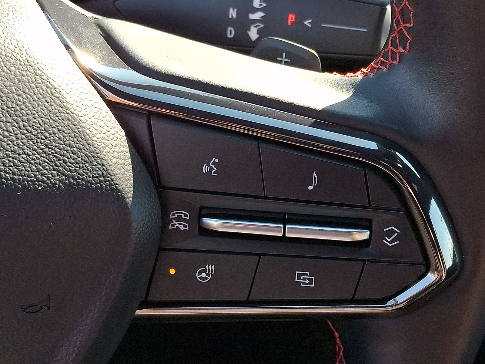 Certified 2025 Chevrolet Equinox RS FWD image 22