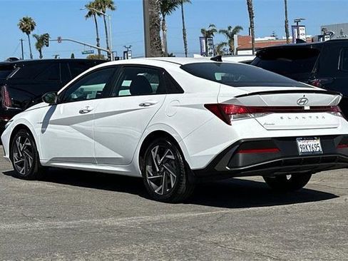 Certified 2025 Hyundai Elantra Sport image 6